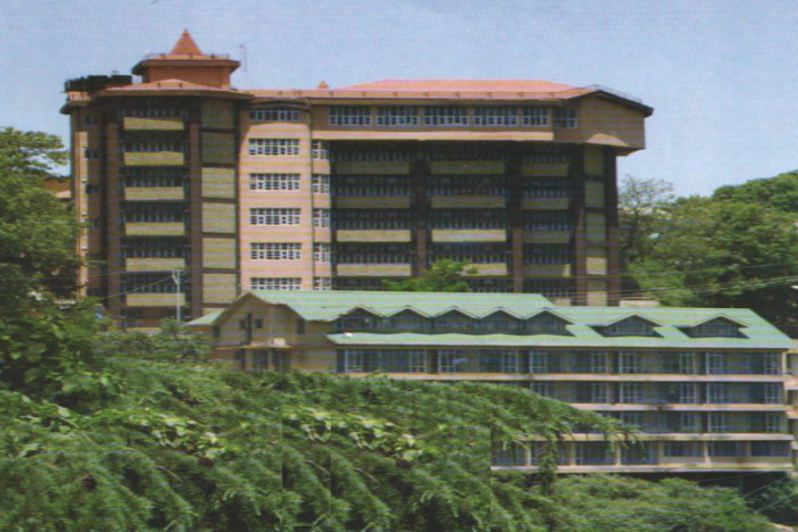 https://cache.careers360.mobi/media/colleges/social-media/media-gallery/16943/2019/5/7/Campus View of Rajkiya Kanya Maha Vidyalaya Shimla_Campus-View.png